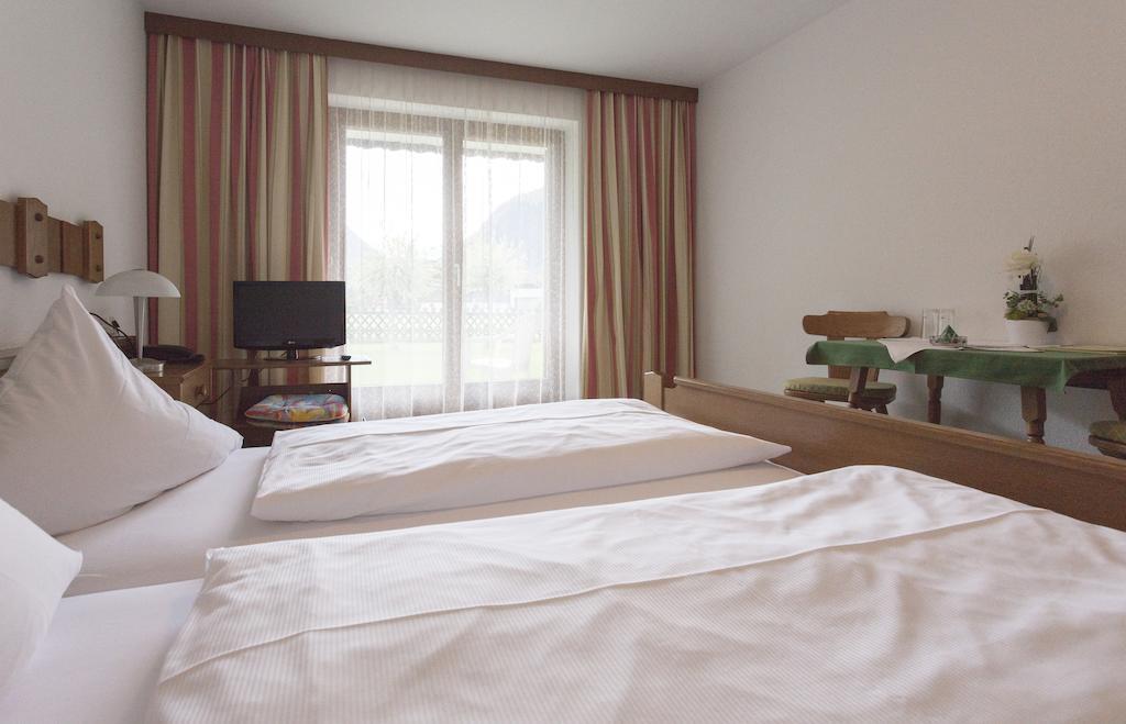 Hotel Alpenblick シュルンス エクステリア 写真