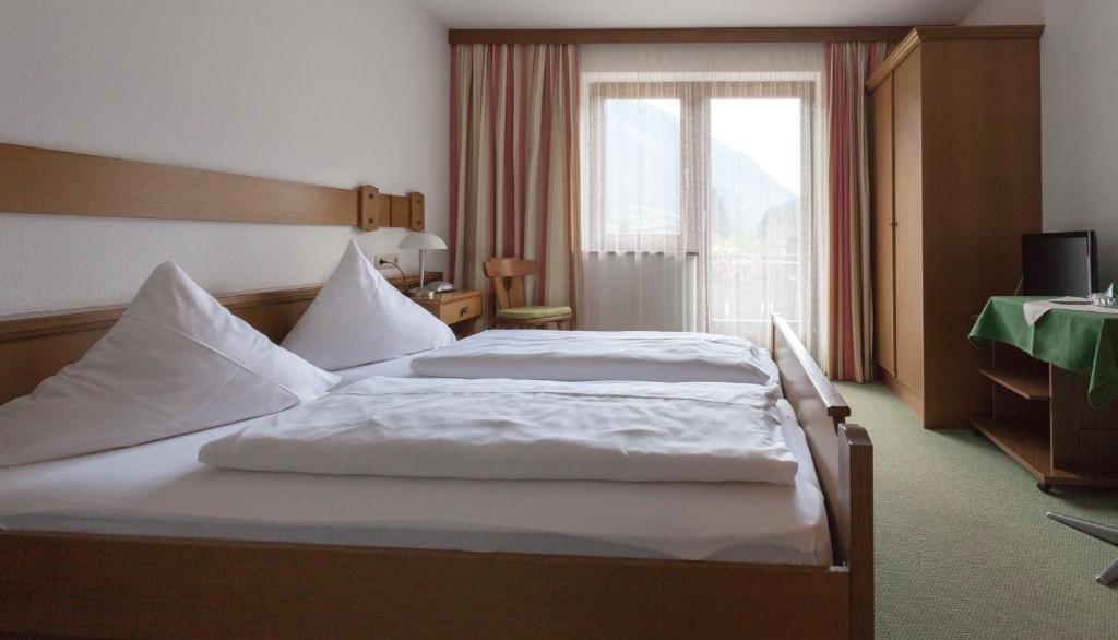 Hotel Alpenblick シュルンス エクステリア 写真